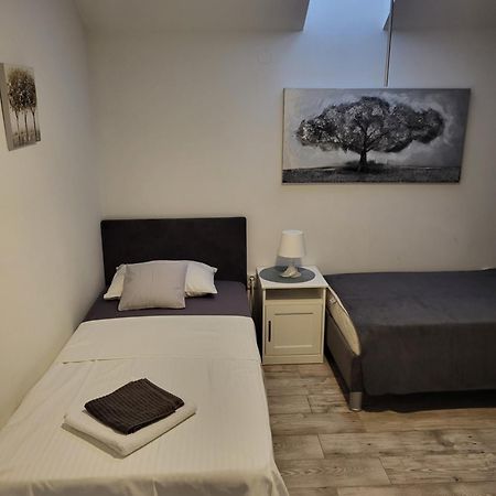 Guest House Lucija Buzin Exterior foto
