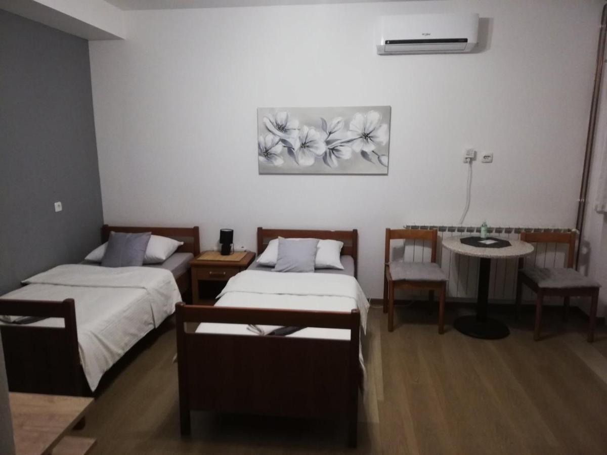 Guest House Lucija Buzin Exterior foto